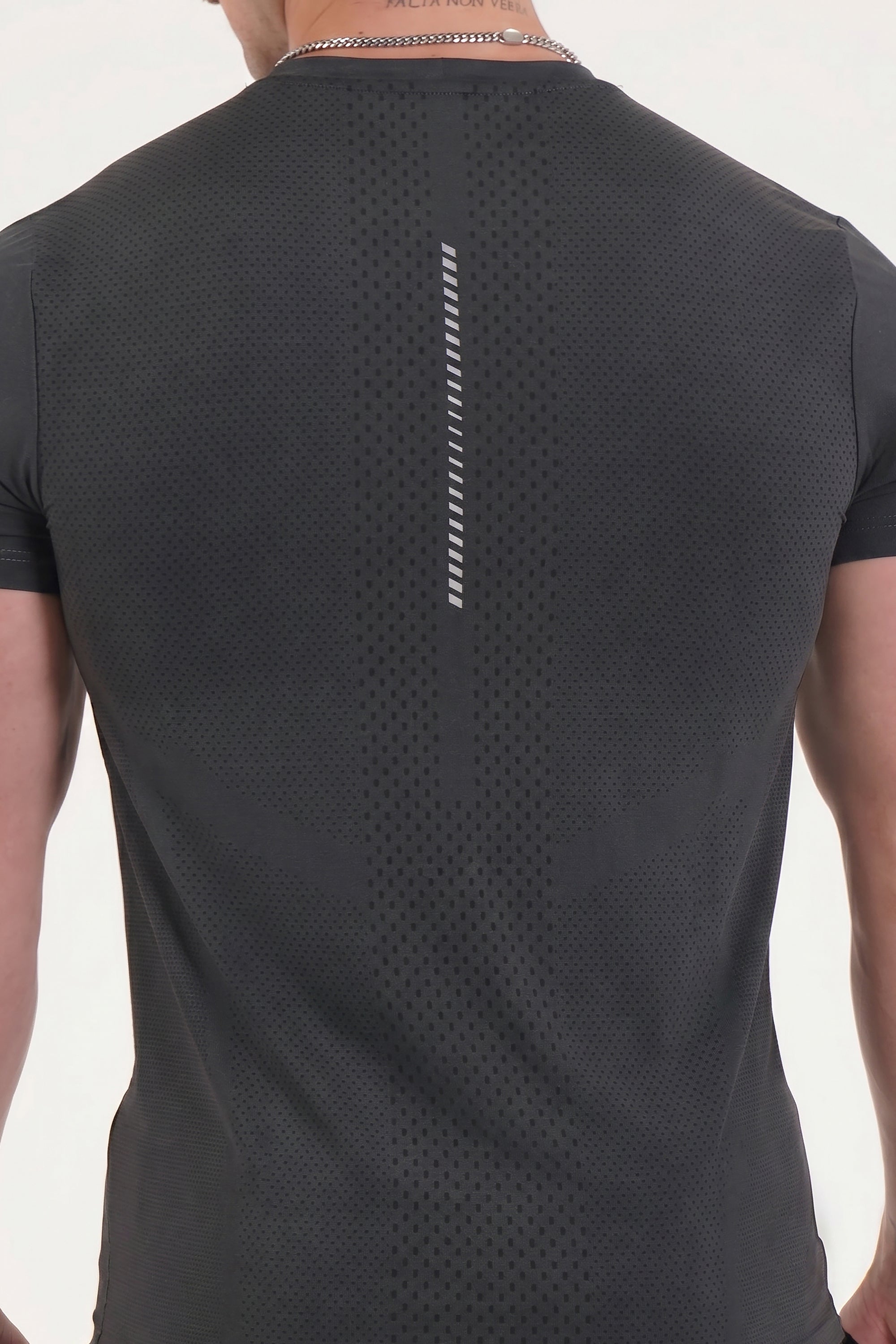 UC025 Summit Performance Tee - Black