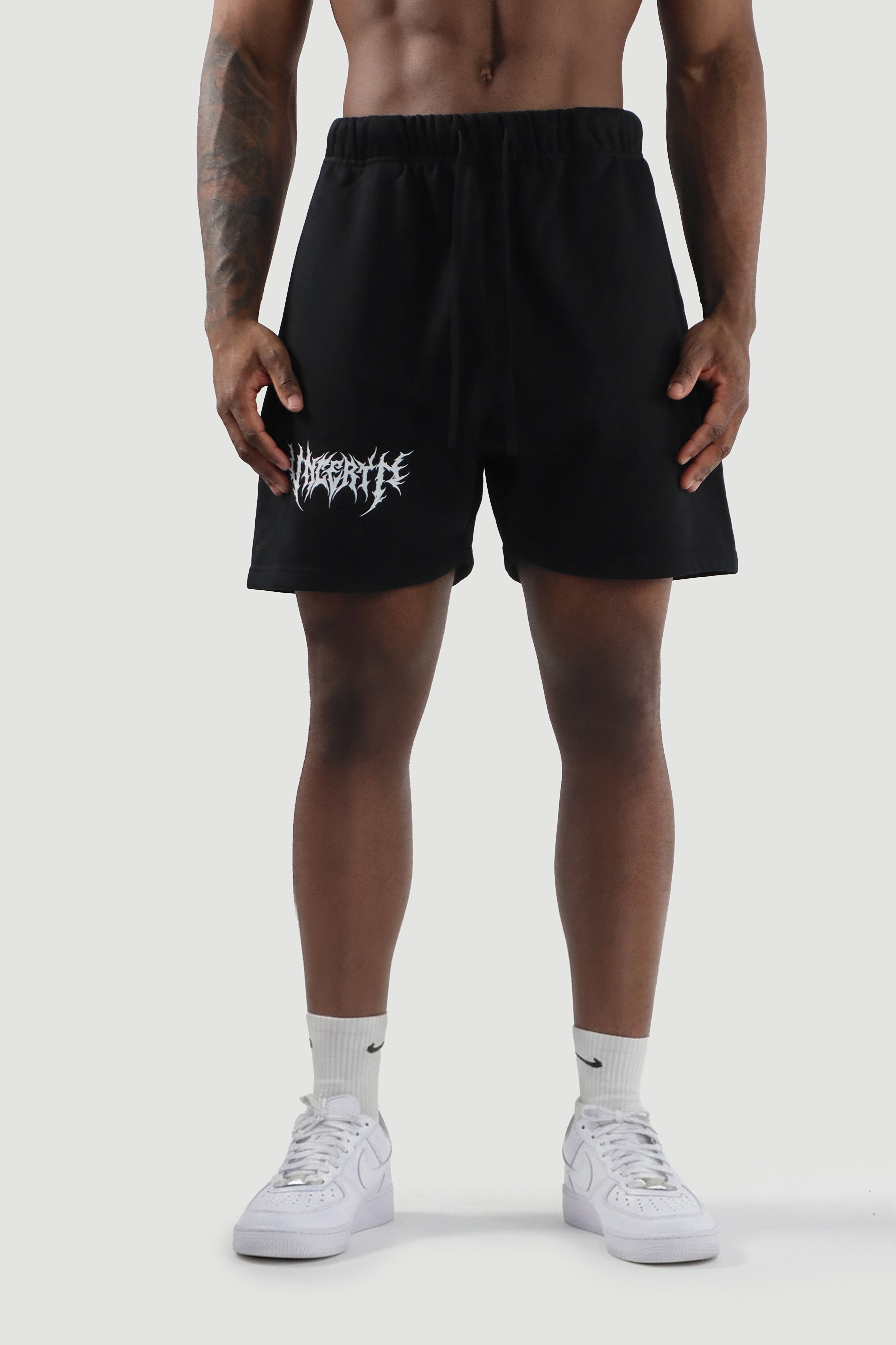 UC024 Conquer Shorts - Black